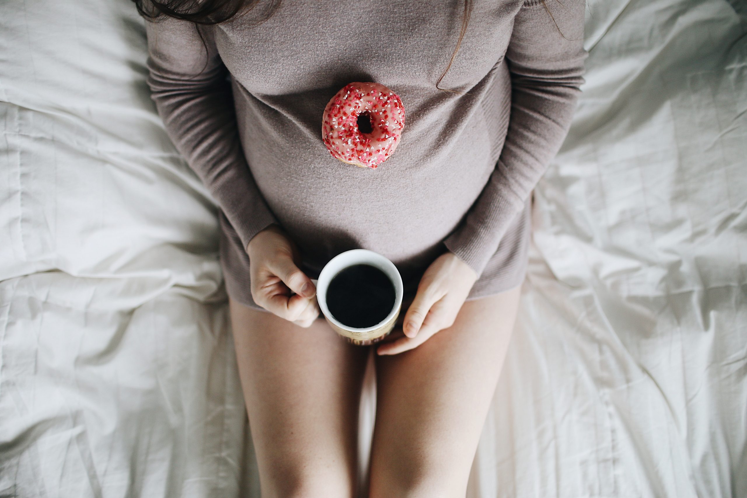 femme-enceinte-cafe-donut